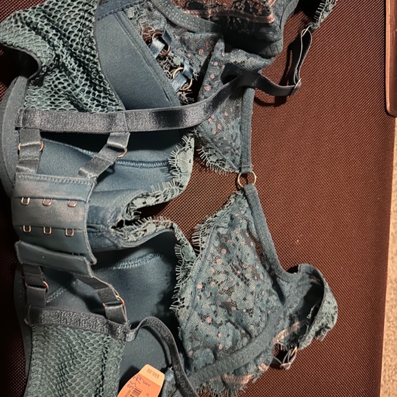 Victoria’s Secret Bra 34C NWT - Picture 2 of 3